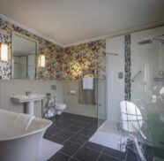 elegance -bathroom 2